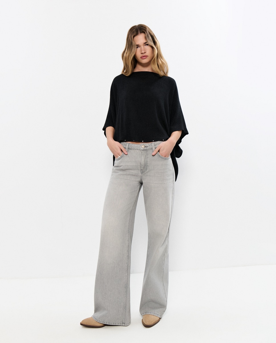 Jeans com Corte a Direito e Bolsos