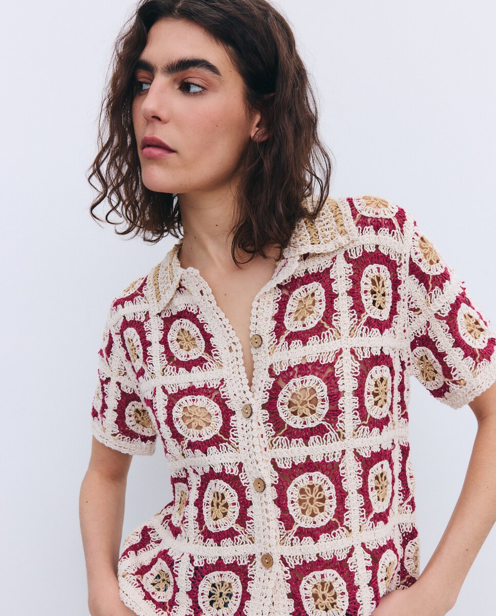 Camisola de Malha de Crochet com Fantasia e Manga Curta