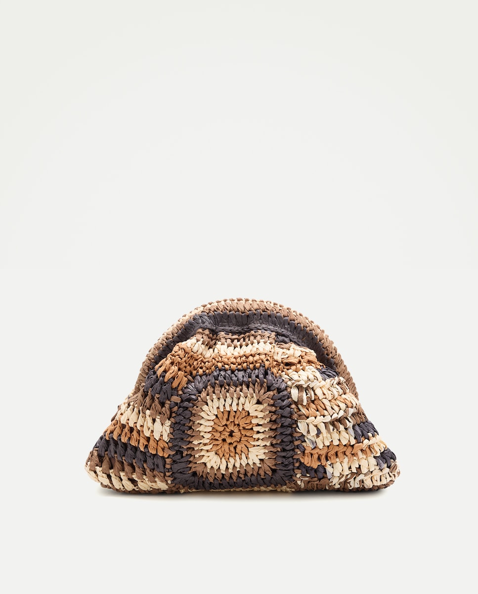 Mala Clutch com Corrente de Fibras Naturais e Patch